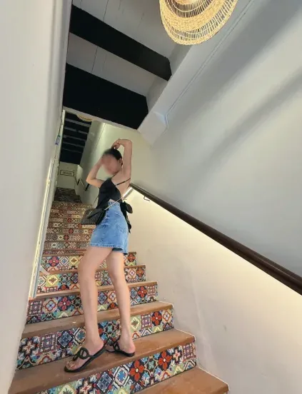 Cara, 30