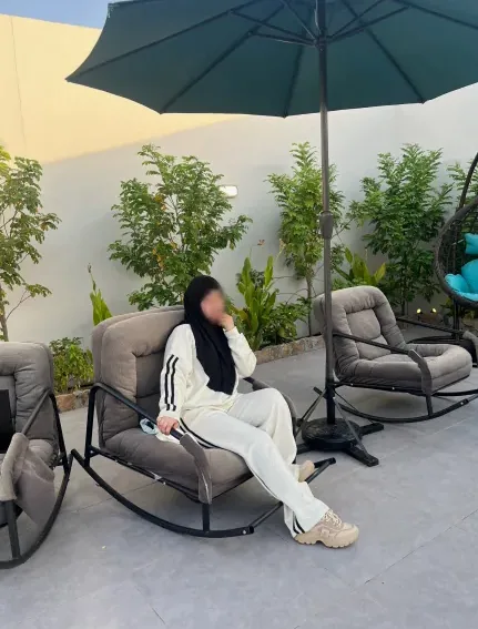 Jacqueline, 26