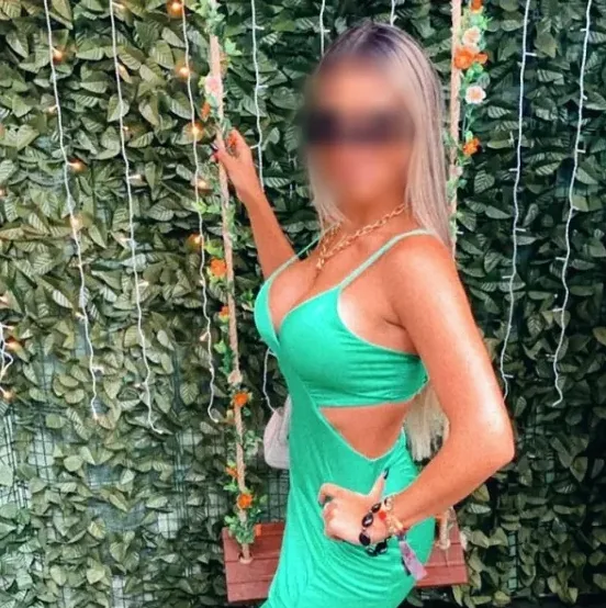 Lilly, 30