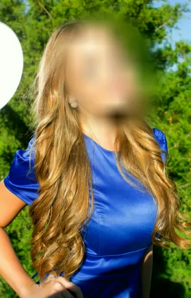 Manuela, 29