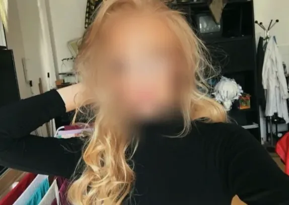 Nele, 21