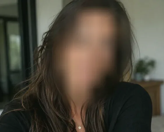 Paula, 38