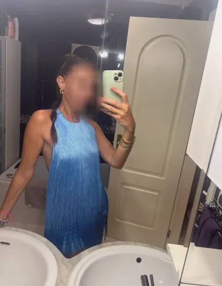 Simone, 32