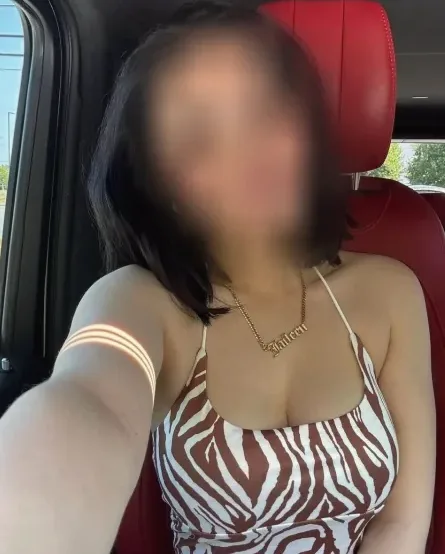 Sophie, 27